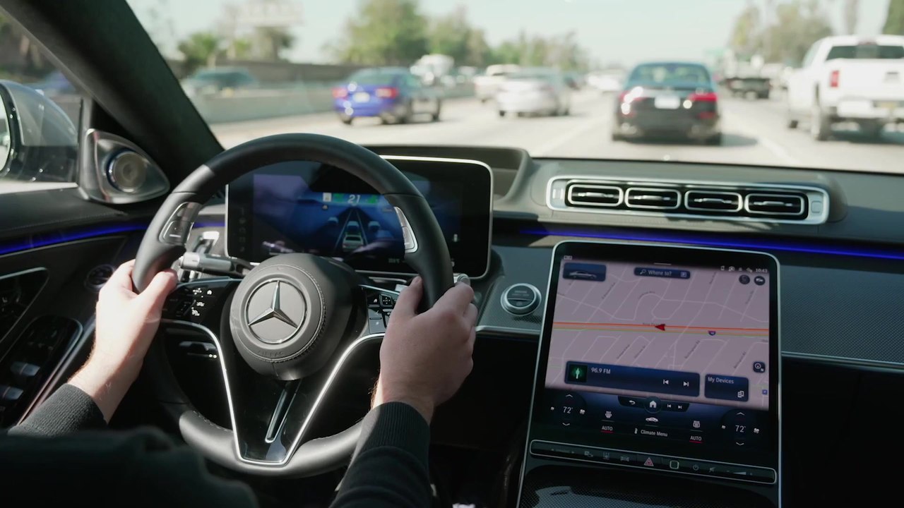 Mercedes-Benz SAE-Level 3 DRIVE PILOT - die nächste Stufe automatisierten Fahrens
