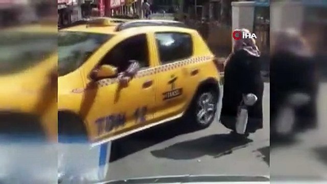 İstanbul’da yaşlı kadın taksiye binebilmek için yalvardı