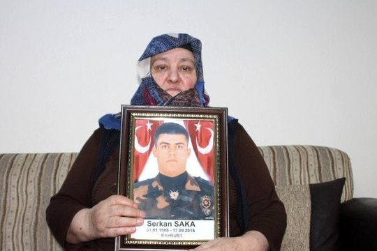 Şehit annesinin sözleri yürekleri dağladı: 6 senedir dua ediyorum bir kere rüyamda görmek için