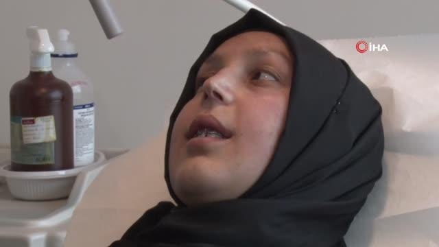 Doğuştan çene bozukluğu olan hastaya estetik çene: 21 yıl sonra çenesi düzeldi