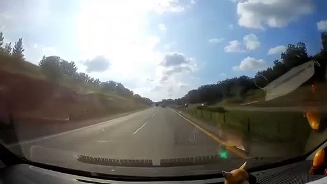 Terekam Media Kamera, Dashcam Kamera Mobil di Jalan Eps.0638