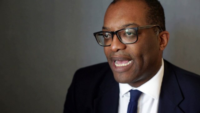 More onshore windfarms to be built to avoid UK reliance on Russian energy, says Kwasi Kwarteng