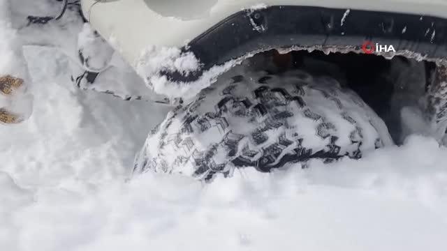 Off-Road tutkunları 1,5 metre karda safari yaptı... Karla kapanan yolları Off-Road araçları ile açtılar