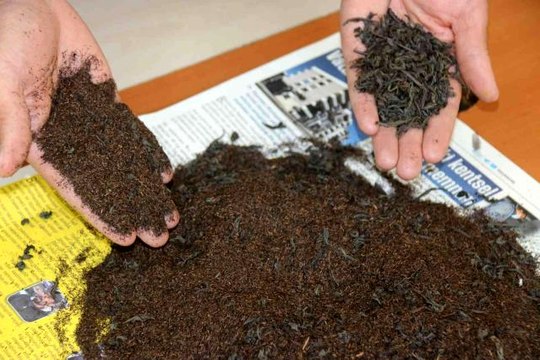 Zabıta ekipleri gelen ihbarı değerlendirdi, sahte çay paketlerinden talaş çıktı