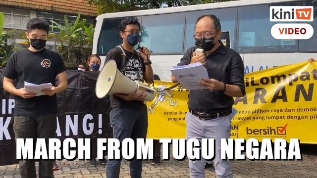 NGOs march from Tugu Negara to Parliament to submit memorandums on party-hopping, IPCMC