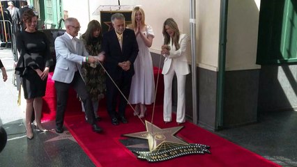 كوبولا يحصل على نجمته على رصيف الشهرة بعد 50 عاماً على العرّاب