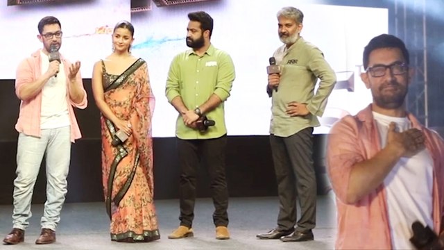 Delhi Crowd Goes Crazy As Aamir Khan Makes Surprise Entry At RRR Promotions