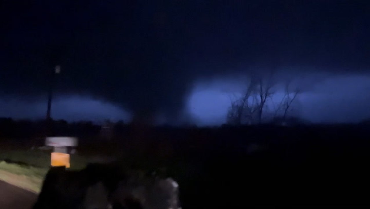 Tornado tears through Texas