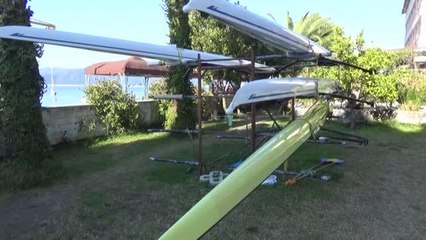 Ülkelerine dönemeyen Ukraynalı kürekçiler Köyceğiz'de misafir ediliyor