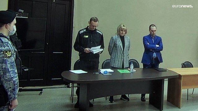 Алексея Навального приговорили к 9 годам строгого режима и штрафу в 1,2 млн рублей