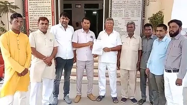 भाजपा एससी मोर्चा ने कलेक्ट्रेट पर किया प्रदर्शन, राज्यपाल के नाम सौंपा ज्ञापन