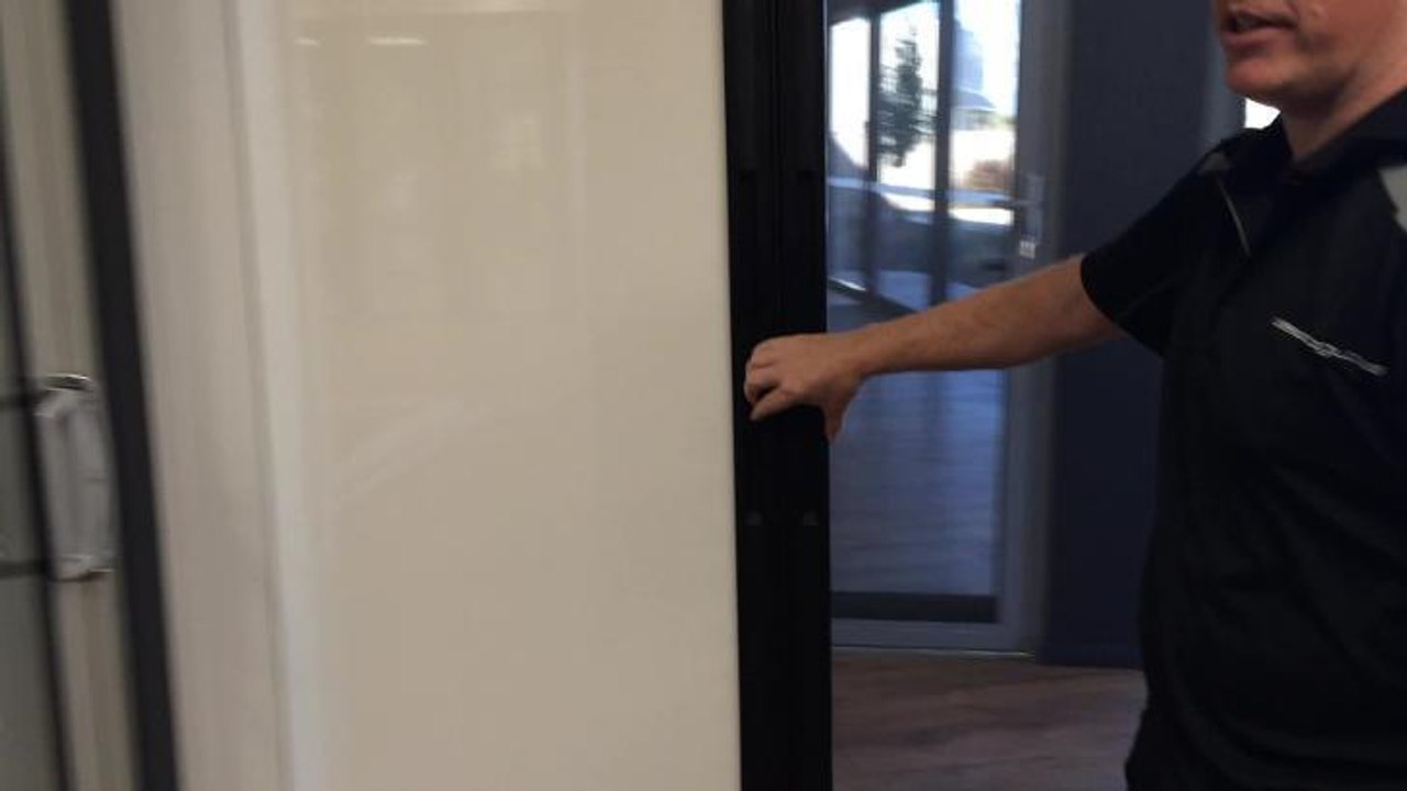 Viewco Glass retractable fly screen