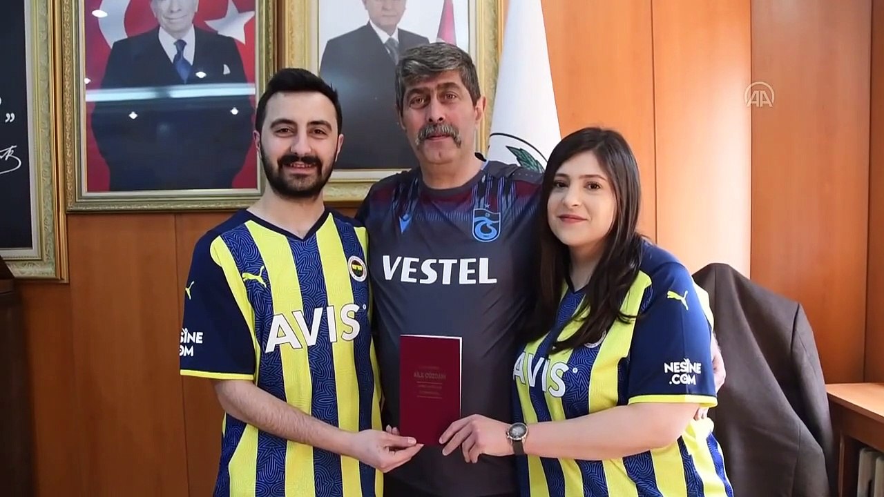 Fenerbahçeli çiftin nikahını Trabzonspor forması ile kıydı