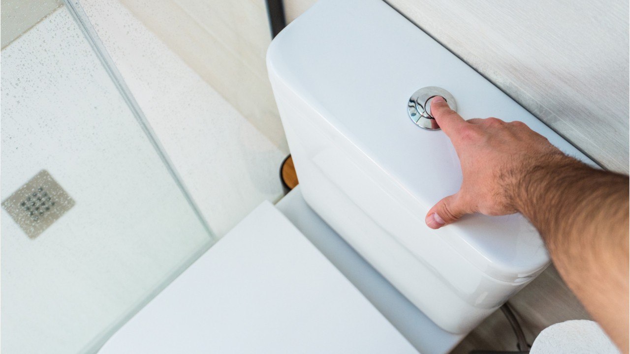 Verstopfungsgefahr: Diese Dinge dürfen Sie nicht in der Toilette herunterspülen