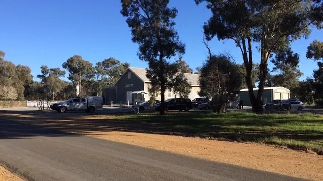 The Daily Advertiser | Police leave for bikie raids