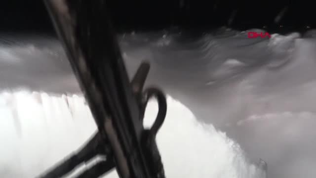 AĞRI'DA KOLUNU İNCİTEN ÇOCUK PALETLİ AMBULANSLA HASTANEYE ULAŞTIRILDI