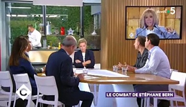 Stéphane Bern condamne les insultes visant Brigitte Macron