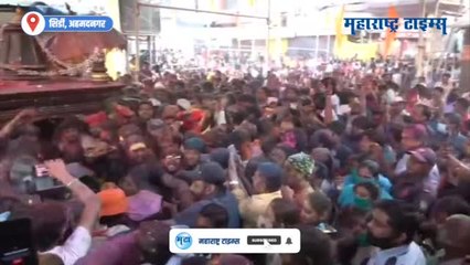 शिर्डीत रंगपंचमीचा उत्साह; साईबाबांच्या रथाची मिरवणूक