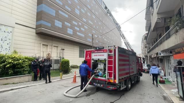 Alışveriş merkezinde çıkan yangın söndürüldü