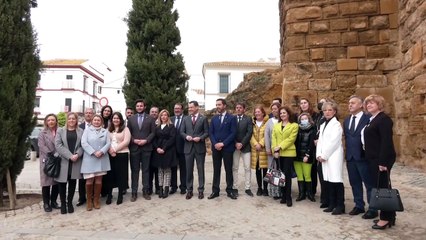 Moreno dice que "desde 1992, no ha habido gobierno que haya hecho más" por la provincia de Sevilla
