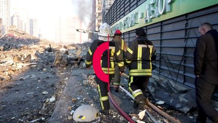 تصاویر خرابه‌های مرکز خرید در کی‌يف پس از گلوله‌باران شبانه ارتش روسیه