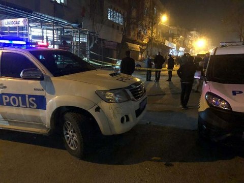 Berberde tıraş olurken silahla saldırıya uğradılar: 1 ölü, 1 ağır yaralı