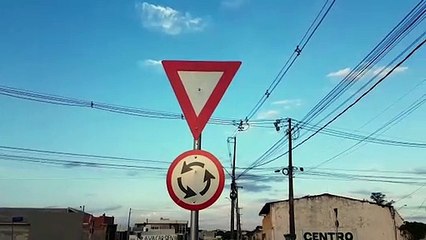 Rotatória instalada no Bairro Santos Dumont já está em funcionamento