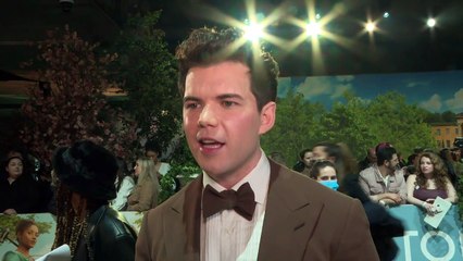 Luke Newton talks 'Polin' & Bridgerton cast WhatsApp group!