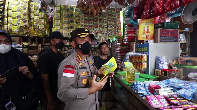 Kapolresta Barelang Lakukan Sidak Harga Minyak Goreng di Pasar Kota Batam