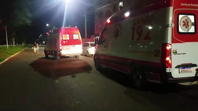 Duas ambulâncias do SAMU são mobilizadas para atenderem paciente convulsionando na Av. da FAG