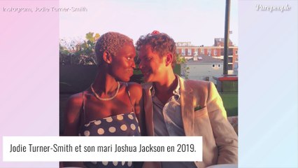 Joshua Jackson : Mari comblé au côté de Jodie Turner-Smith, entièrement nue