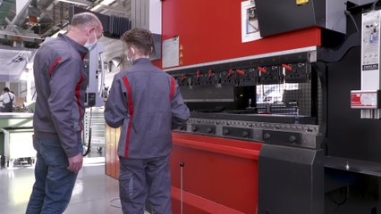 Digitalization at Audi - Apprenticeship Fully Automatic Brake