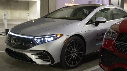 The new Mercedes-Benz S-Class INTELLIGENT PARK PILOT Video