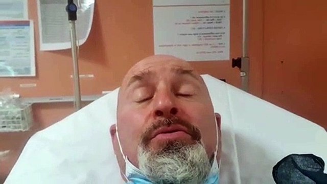 Boum badaboum crac ! Vincent Lagaf donne des nouvelles depuis son lit d'hôpital ! (vidéo)