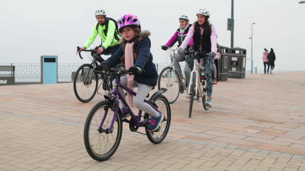 Fahrradhelme für Kinder im Test: Modell vom Discounter liegt vorn