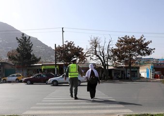 Afganistan'da erkeklere yönelik tüm okullar ve kızlara yönelik ilkokullar açıldı