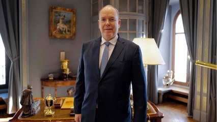 VOICI : Prince Albert II en surprenante compagnie : un cliché du mari de Charlène intrigue les internautes