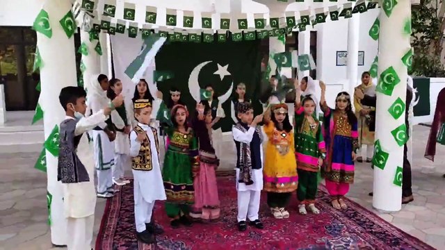 Students sing Aye Mere Watan Tez Qadam Ho in Abu Dhabi