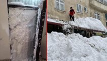 Fotoğrafı Ordu Büyükşehir Belediyesi paylaştı! Dışarı çıkmak isteyen vatandaş, kardan duvarla karşılaştı