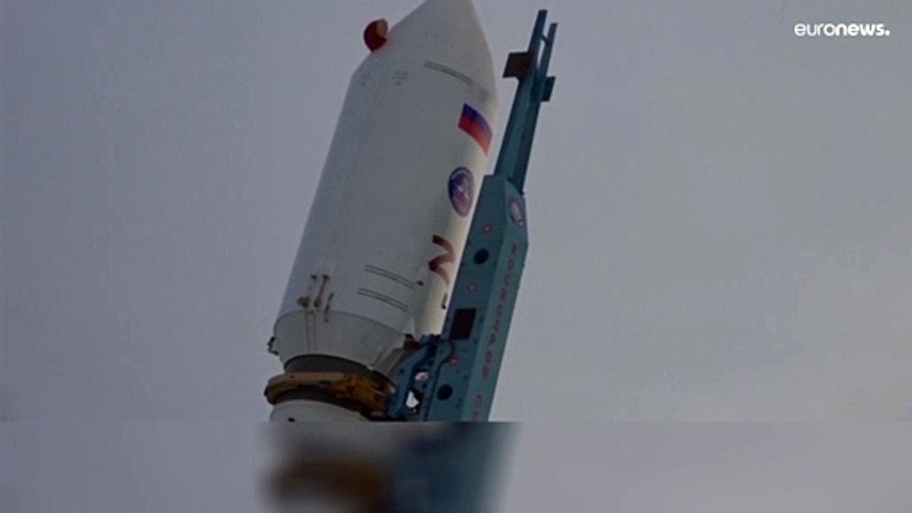 Rússia lança Soyuz ornamentado com o "Z" dos veículos militares