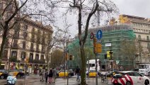 Marcha lenta de taxi y camiones en la Gran Via