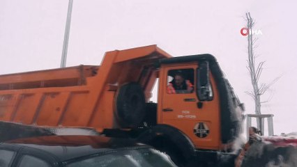 Erzurum’da zincirleme trafik kazası 5 araç birbirine girdi