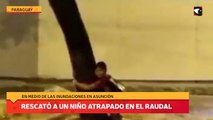 Rescató a un niño atrapado en el raudal