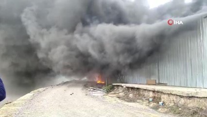 Oto yedek parça deposunda korkutan yangın