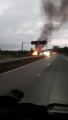 Caminhão pegando fogo na BR-101 descoberto por motorista