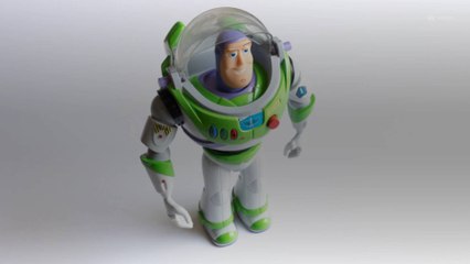 Buzz l'éclair : Pixar rétablie un baiser homosexuel interdit par la Floride