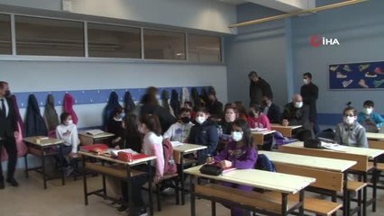 Çocuklara doğa sevgisini tiyatro ile anlattılar