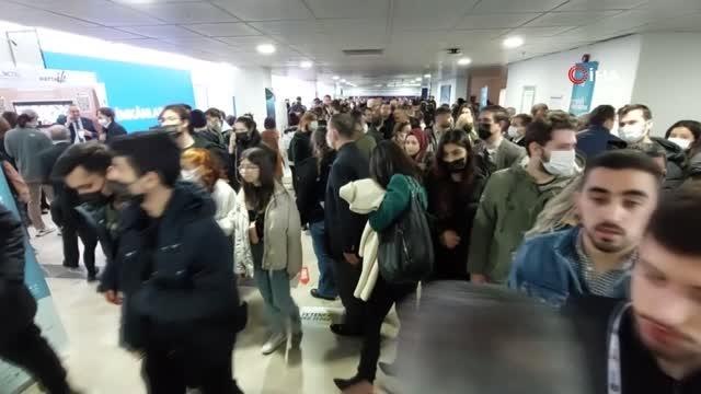 Kariyer fuarına akın: Adım atılacak yer kalmadı