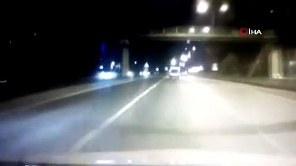 Çarptığı araç, yoldan çıkıp takla attı