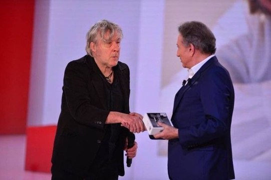 Le chanteur Belge et proche de Michel Drucker, Arno, atteint d’un cancer du pancréas, les photos choc dévoilées